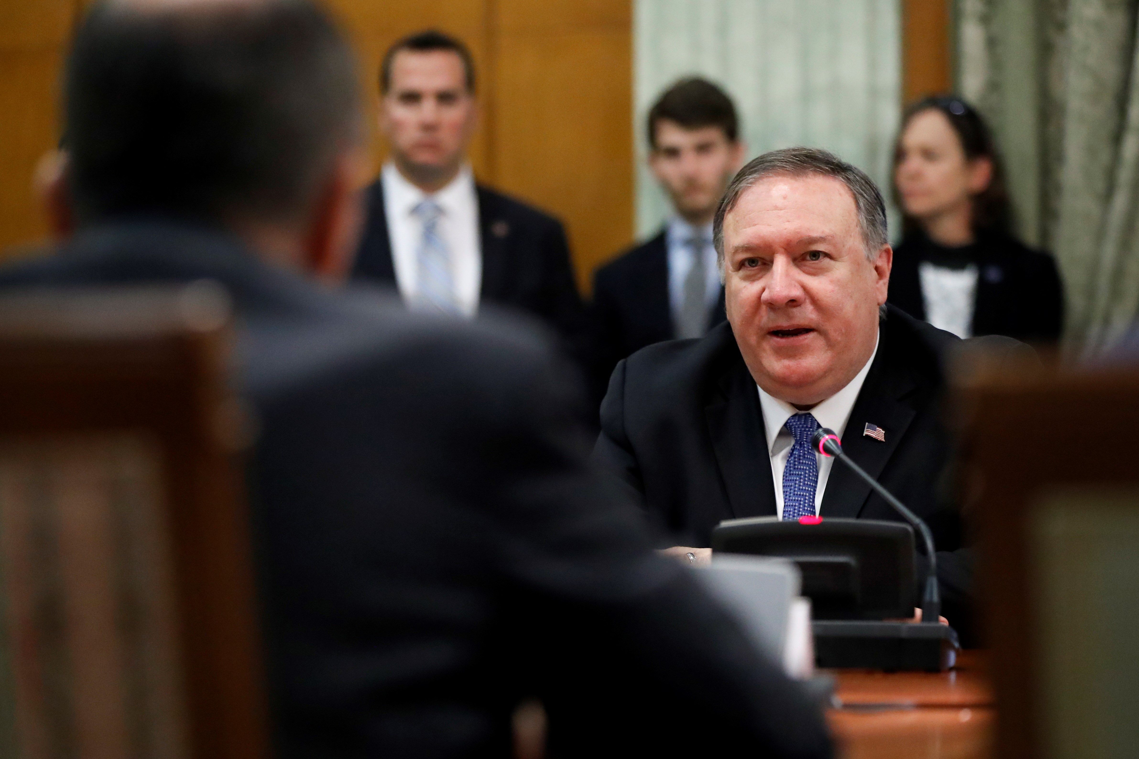 Pompeo a Lavrov: Ha llegado la hora de que Maduro deje el poder