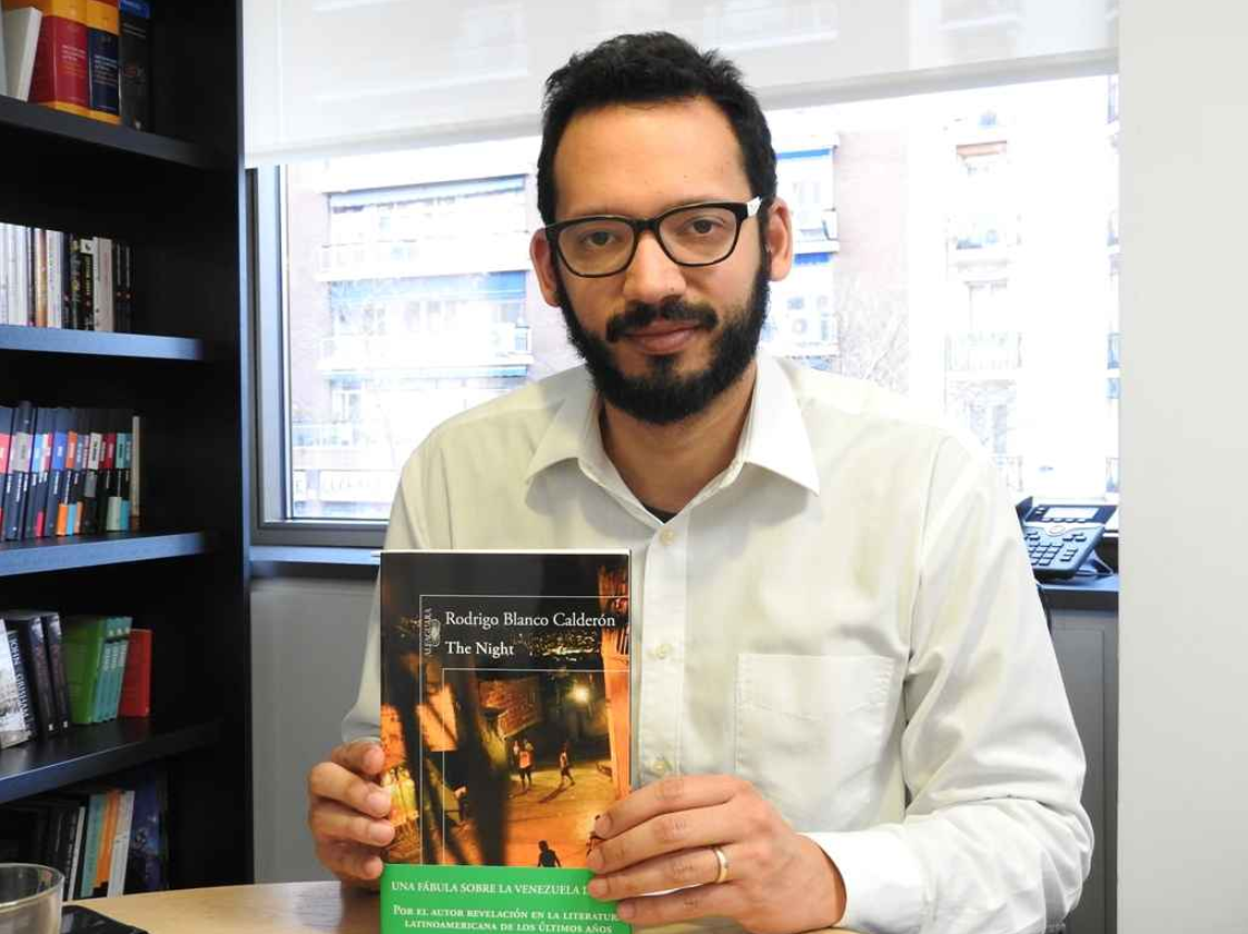 ¡Orgullo! El venezolano Rodrigo Blanco Calderón gana la III Bienal Vargas Llosa