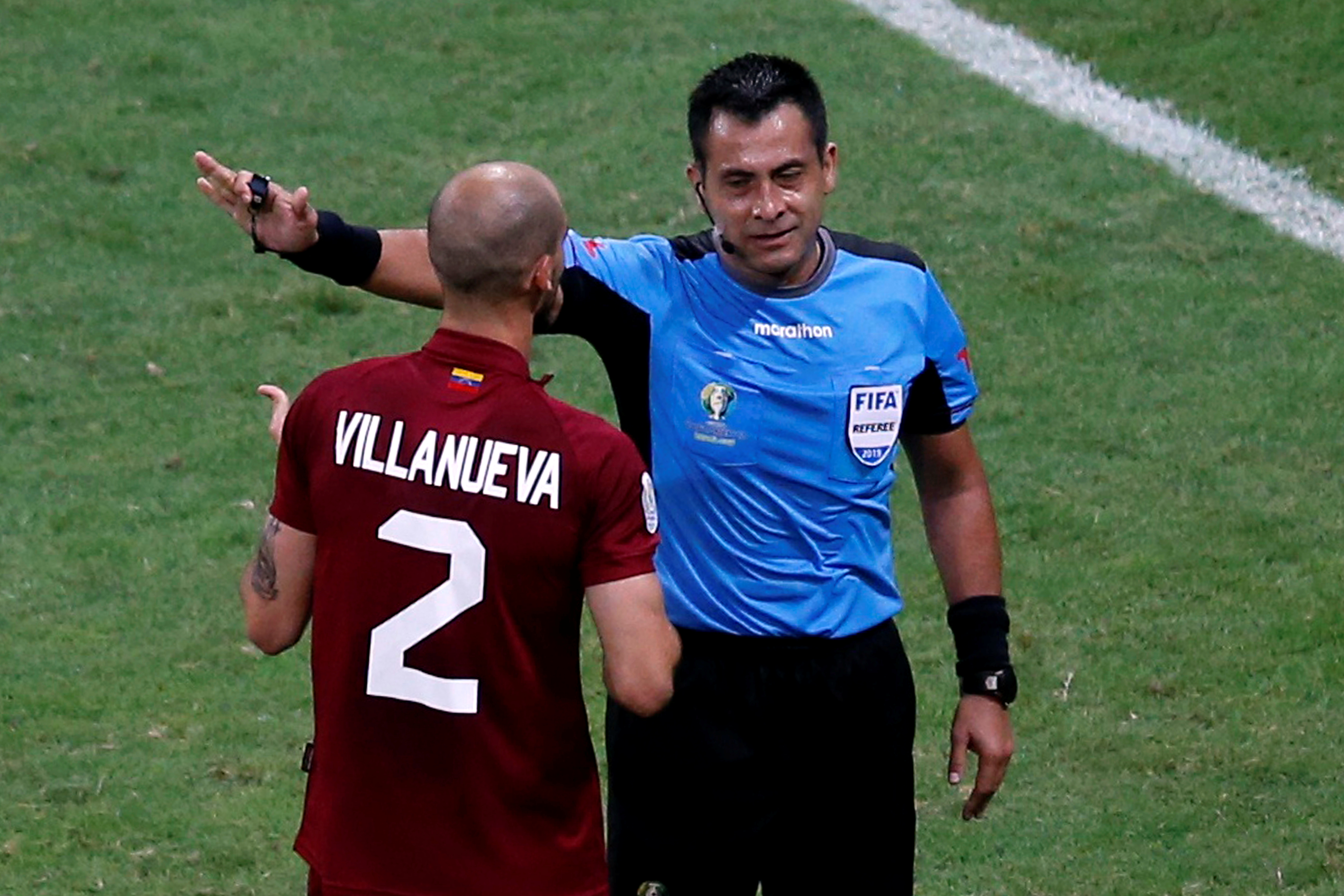 El defensor Mikel Villanueva podría perderse el partido ante Bolivia