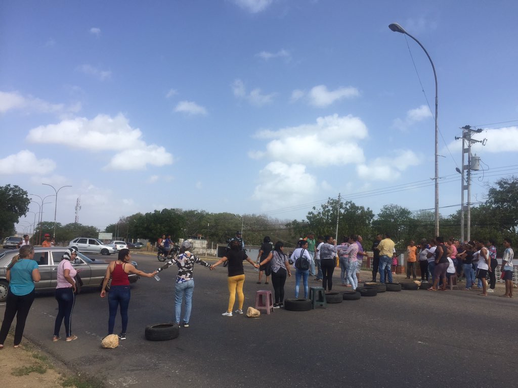 Desapareció una embarcación con 32 venezolanos rumbo a Curazao el #7Jun