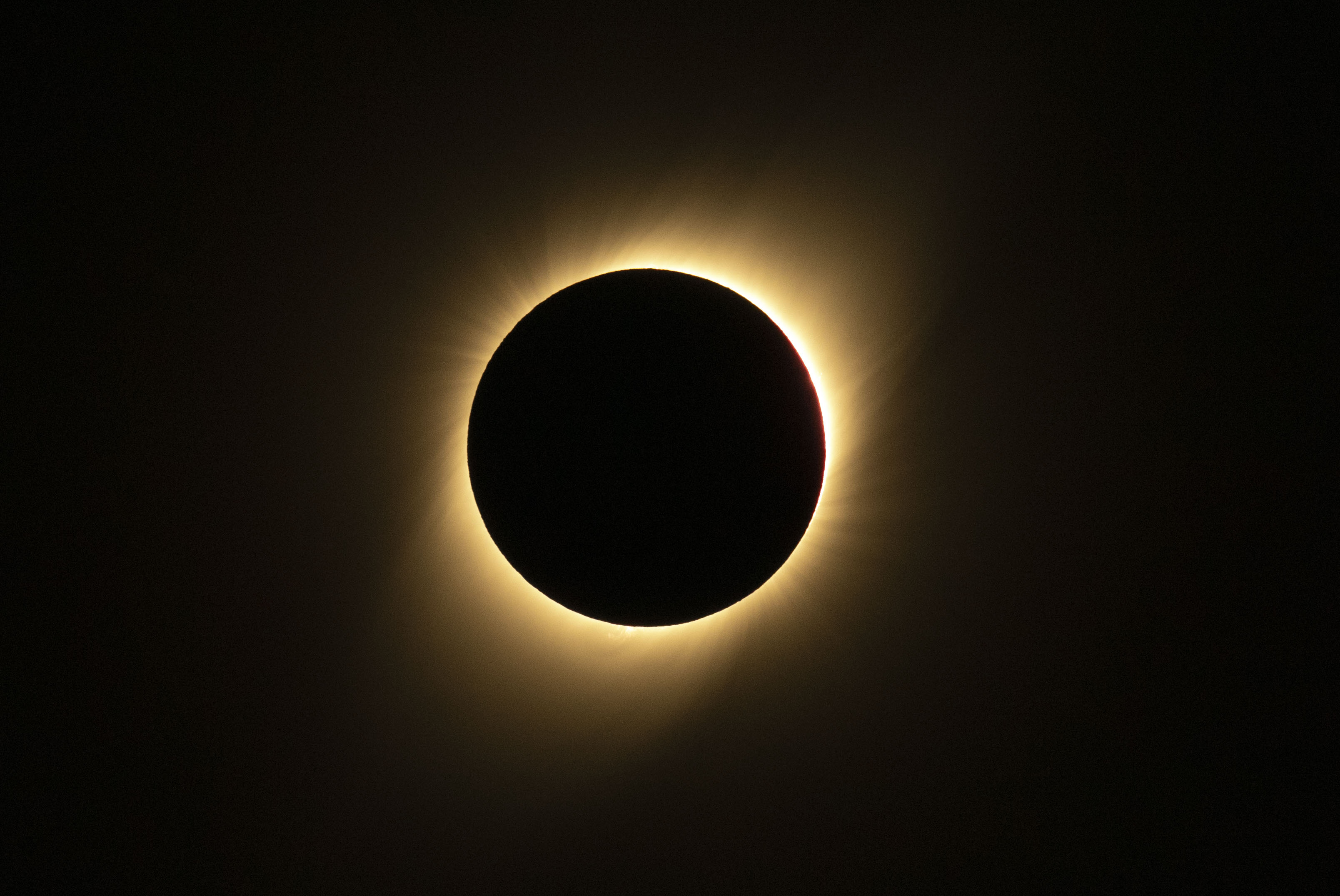 Eclipses totales de sol: Del temor al festejo popular