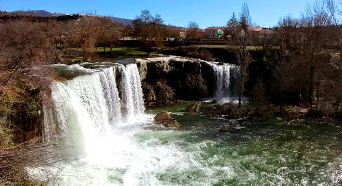 Muere joven tras lanzarse desde una cascada en Burgos