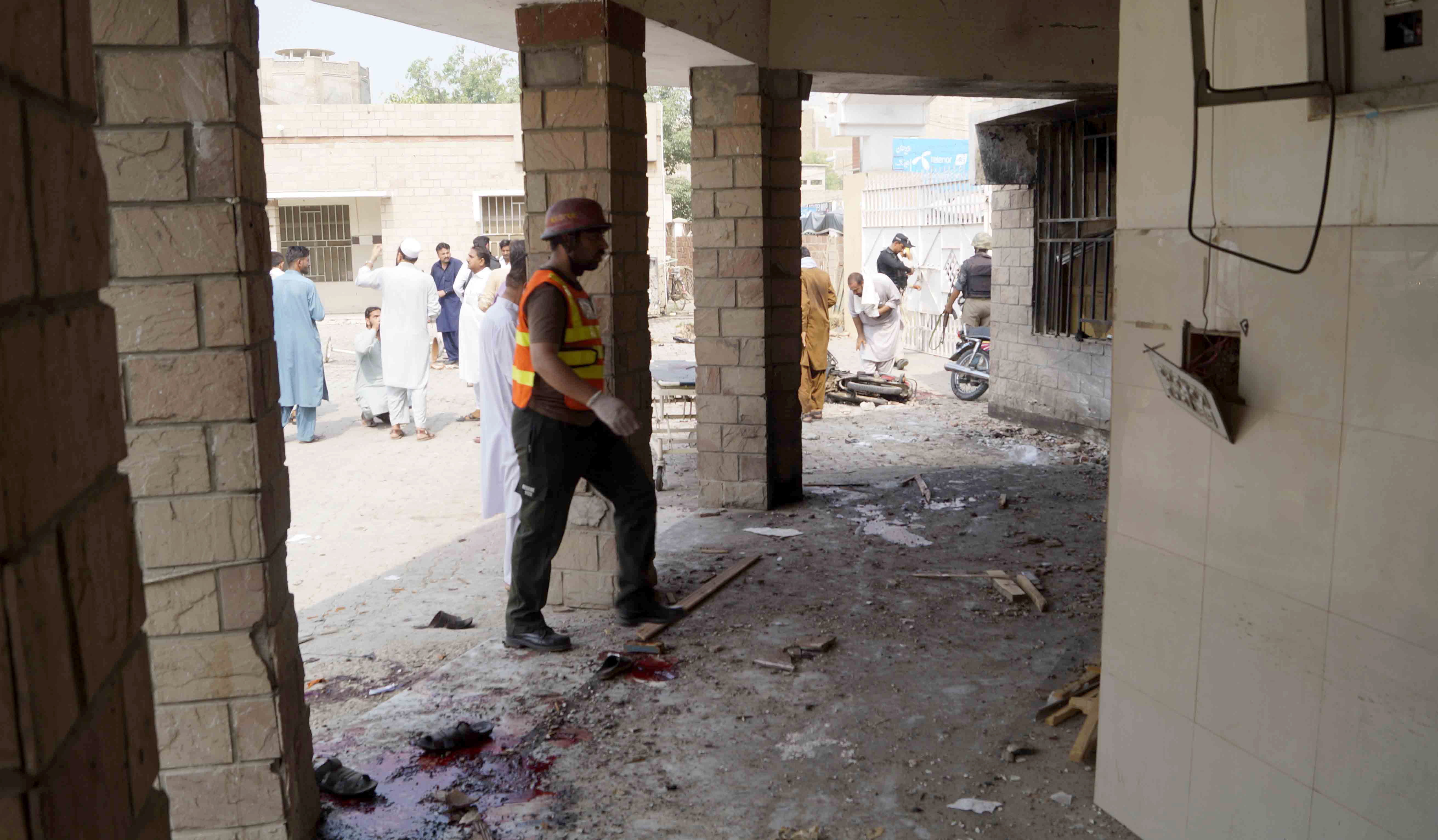 Al menos 10 muertos y 29 heridos tras un atentado suicida en Pakistán