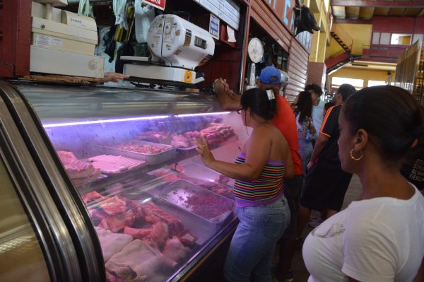 Carlos Albornoz: Solo el 15% de la población tiene acceso a la carne