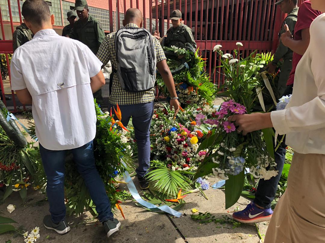 La Comandancia de la Armada se niega a recibir ofrendas para el Capitán Acosta Arévalo #2Jul (VIDEO)