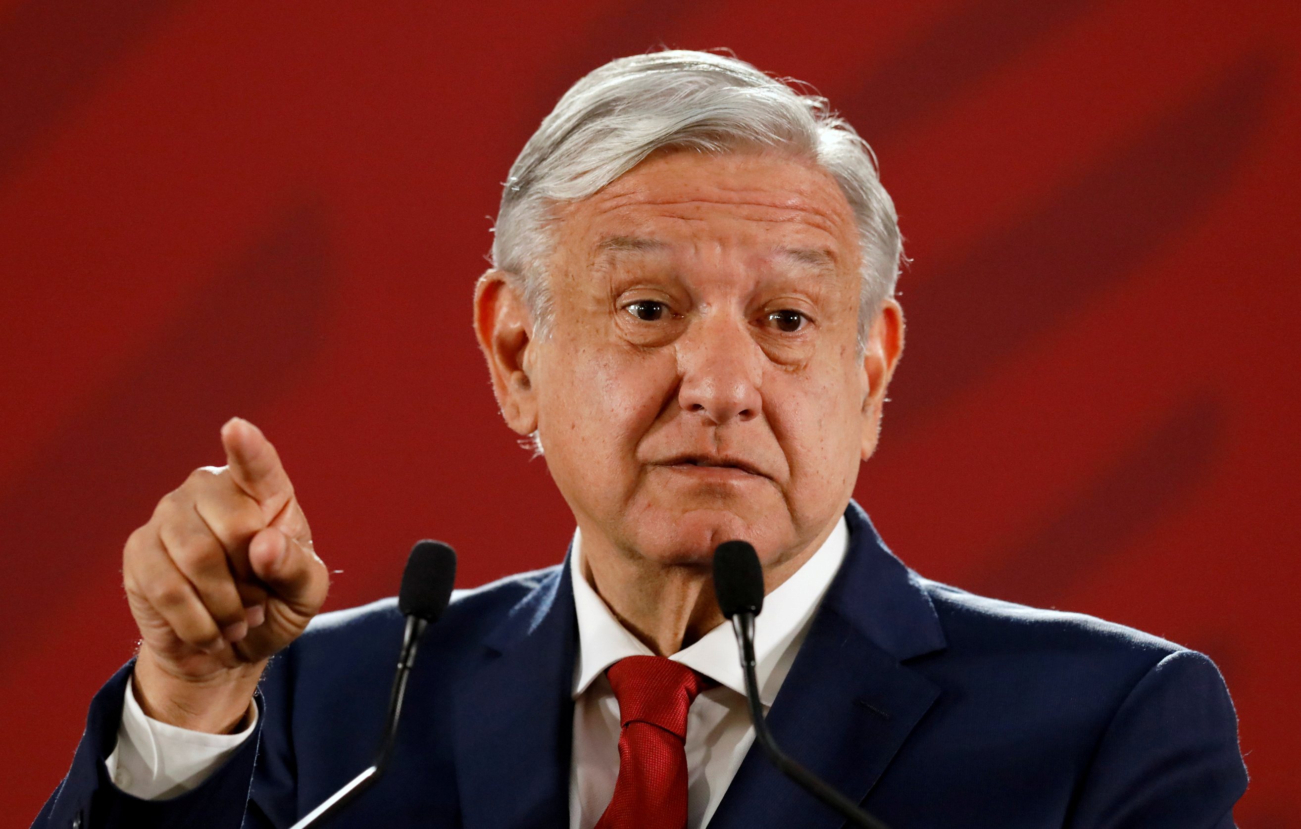 López Obrador se acerca a los evangélicos y desafía la férrea tradición laica mexicana