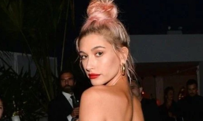 El bikini de Hailey Baldwin que liquida a Selena “riquiquita” Gómez (Fotos)