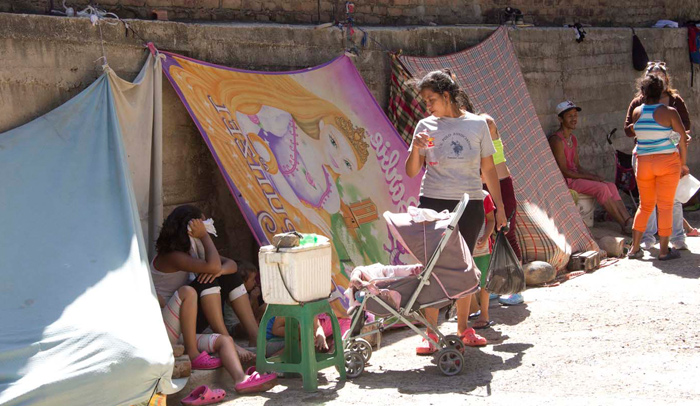 El caos de vivir en La Parada (Fotos)