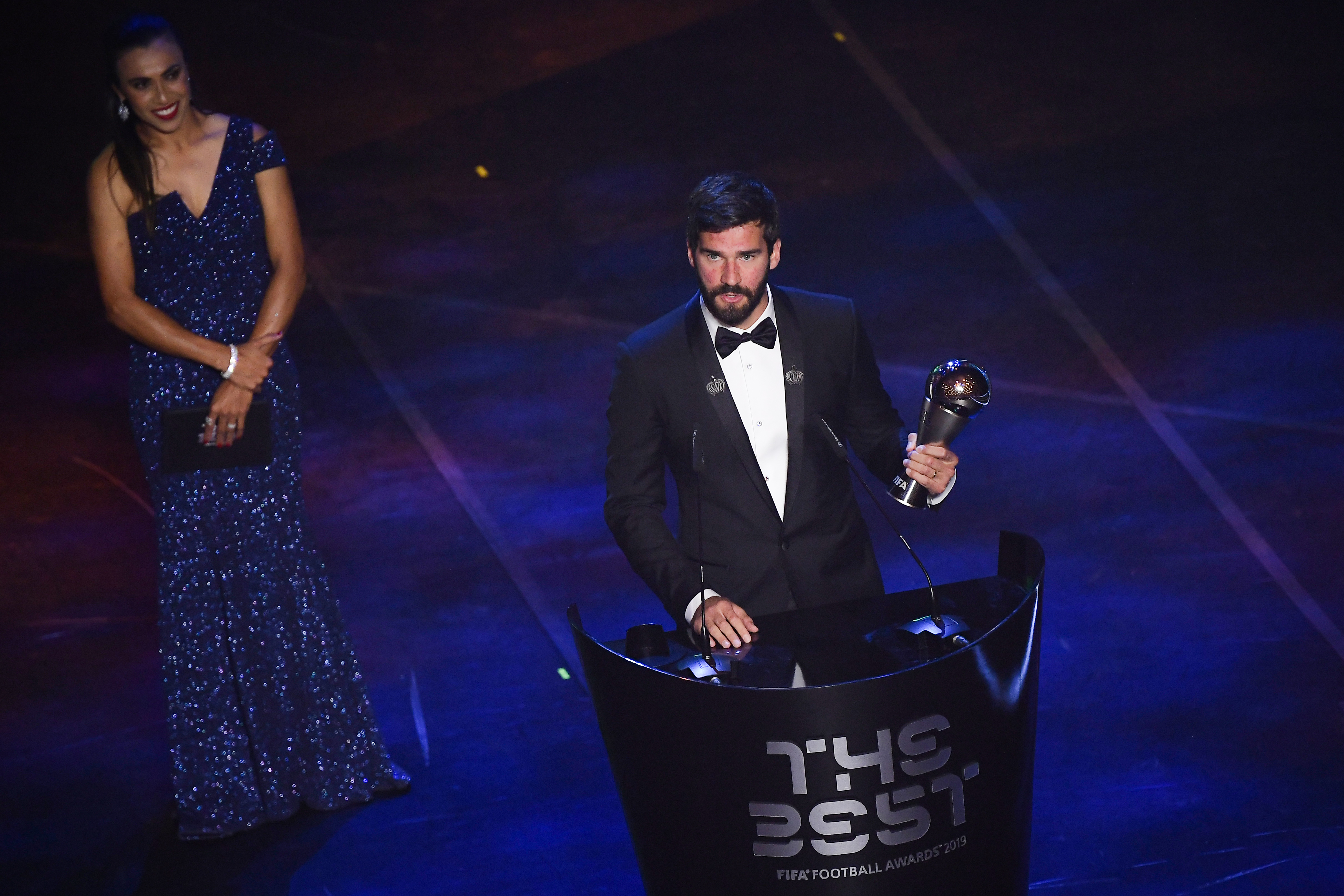 Alisson Becker gana el premio The Best al mejor arquero de 2019