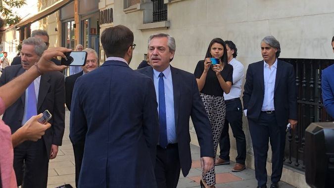 ALnavío: El candidato peronista Alberto Fernández no se pudo esconder en Madrid