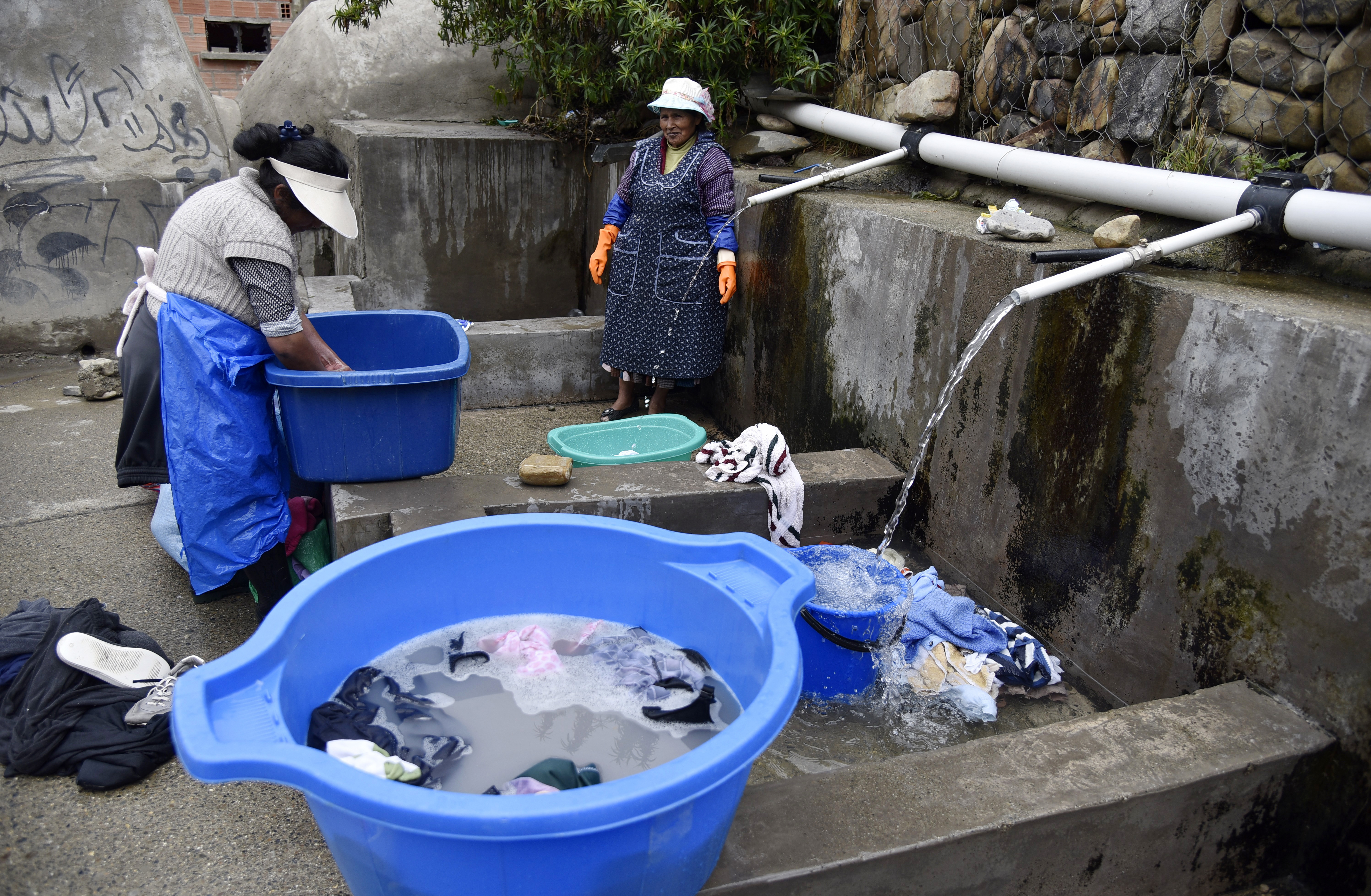 Bolivia no aguanta más la crisis de agua y adoptan nuevos hábitos