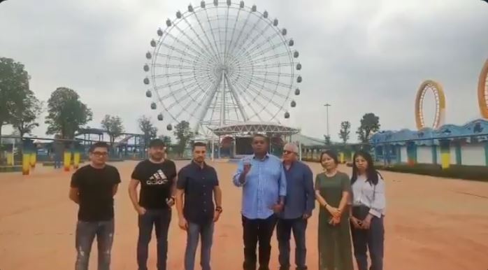 ¿Funcionará? García Carneiro viajó a China, se fumó una lumpia y quiere traer una rueda de la fortuna (VIDEO)