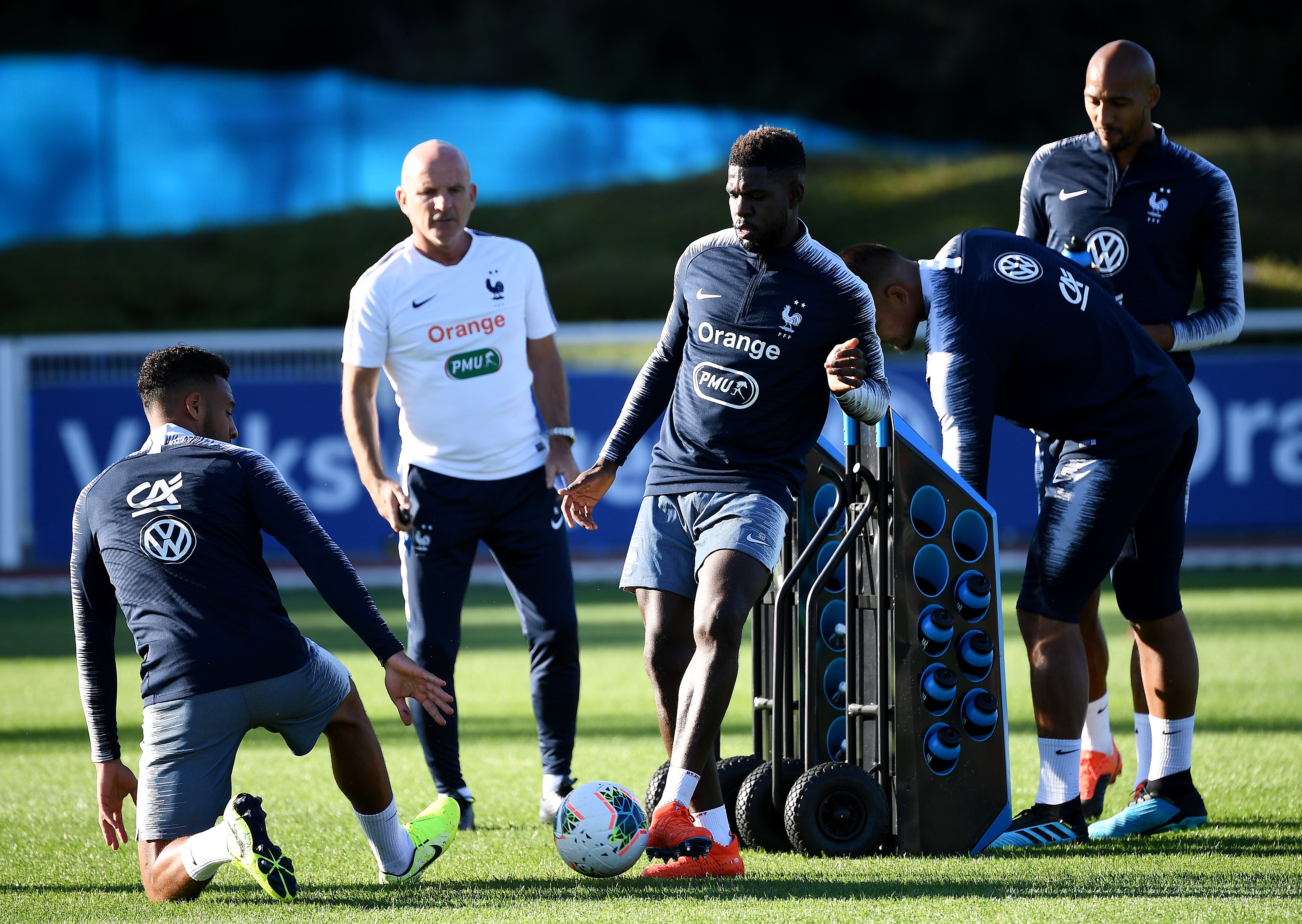 Umtiti estará de baja con el Barcelona “entre 5 y 6 semanas”