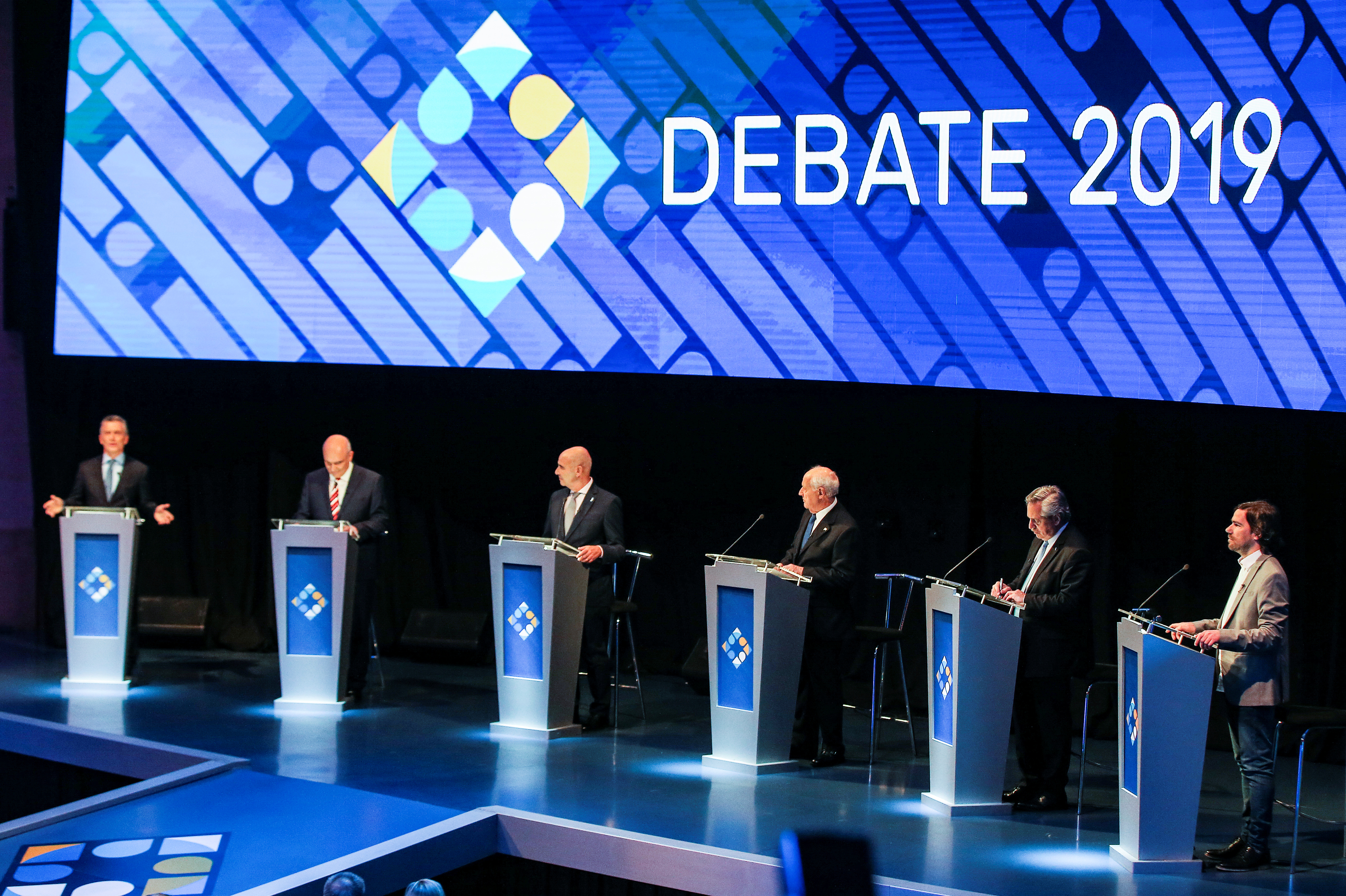 Deuda, corrupción y Venezuela concentran los ataques en debate presidencial en Argentina