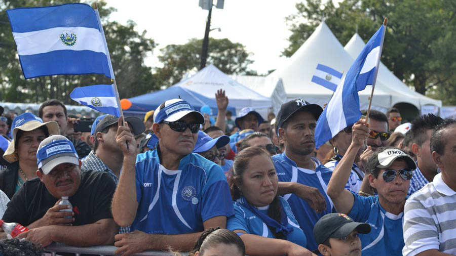 Estados Unidos amplía por 12 meses más el estatus temporal para salvadoreños