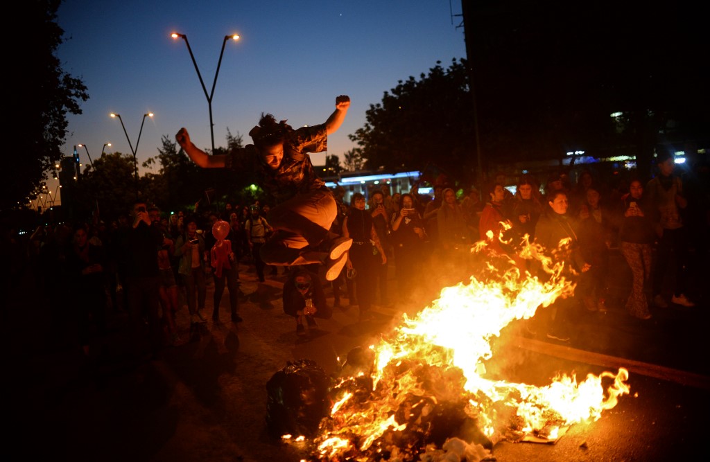 Chile expulsó a un venezolano que vació un camión de escombros durante las protestas