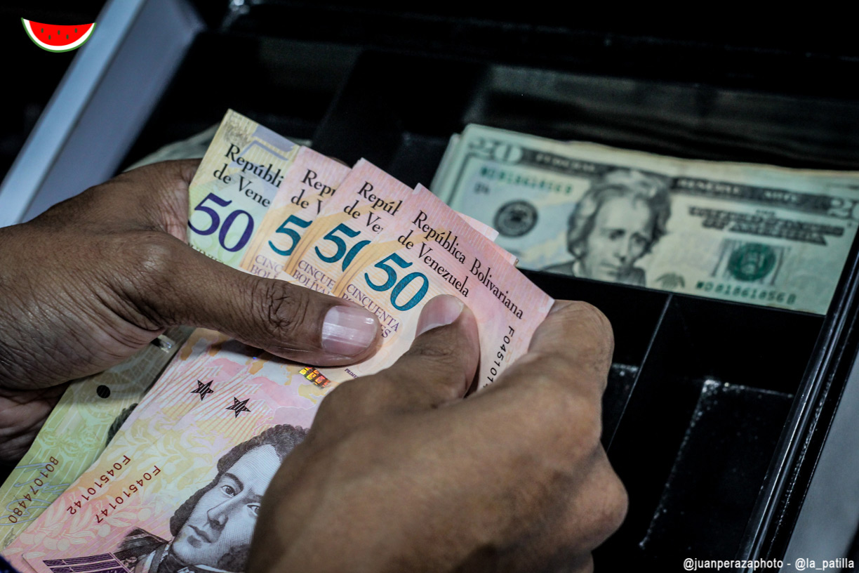 La escasez de efectivo se agudiza en Venezuela… y los cajeros “quedaron de adorno”