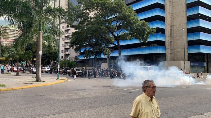 Reportan represión en el Sambil de La Candelaria ante convocatoria de Guaidó #16Nov (VIDEO)