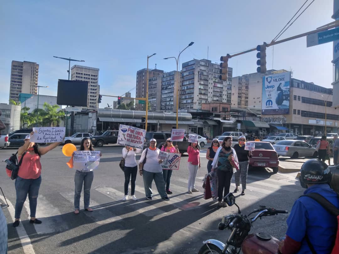 Frente Amplio de Mujeres protesta por una vida libre de violencia