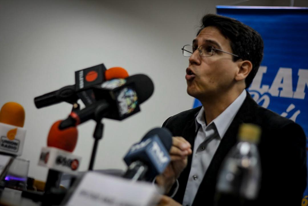 ¿Más desempleos y cierre de empresas? Analista venezolano sugiere cambios para evitar lo peor