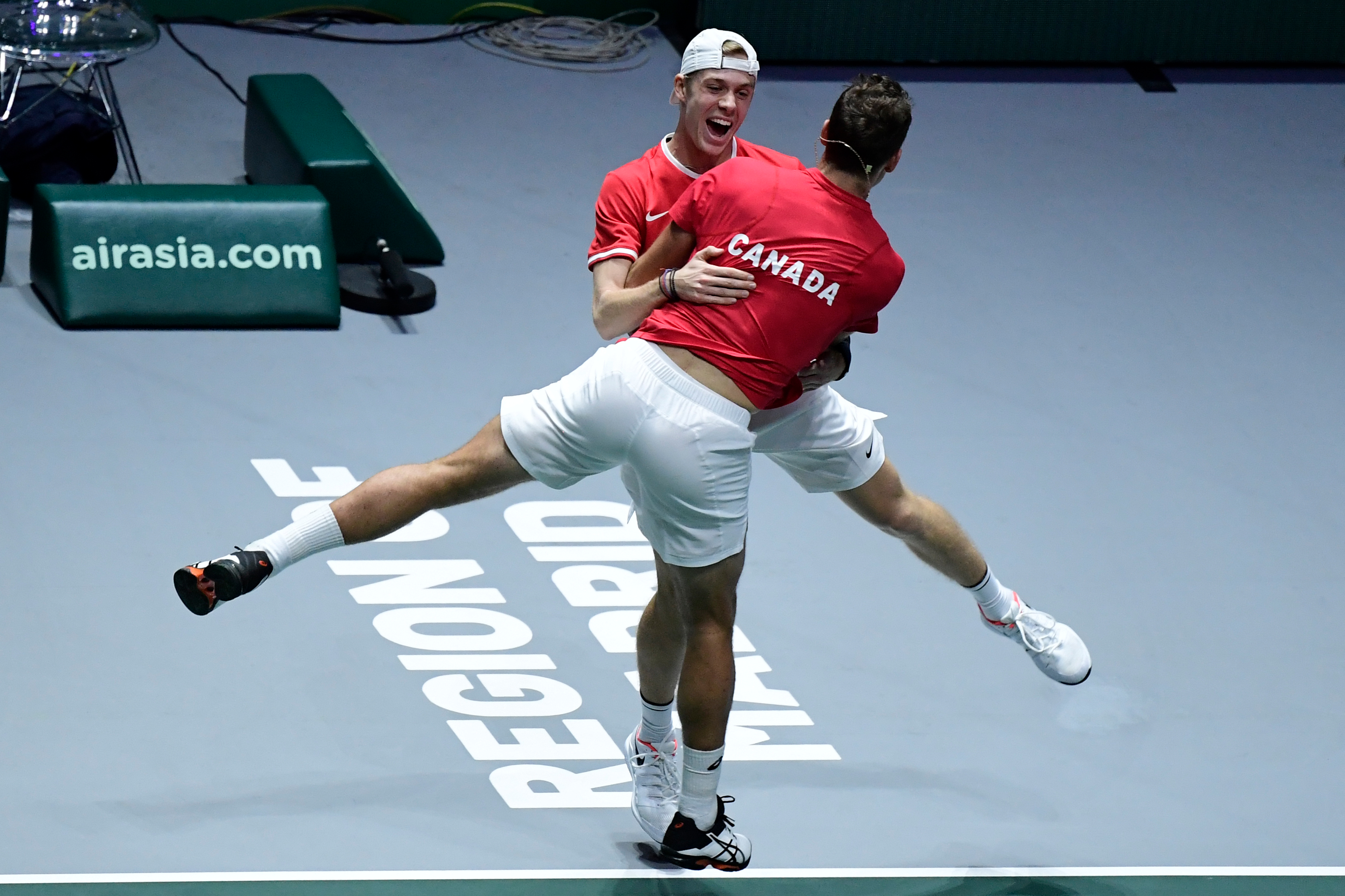 Canadá alcanza su primera final de Copa Davis a costa de Rusia