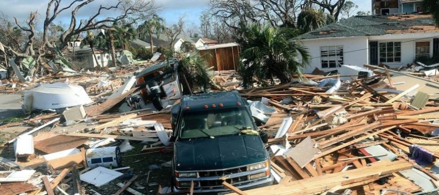 Cinco personas son acusadas de robar ayuda por huracán Michael en Florida