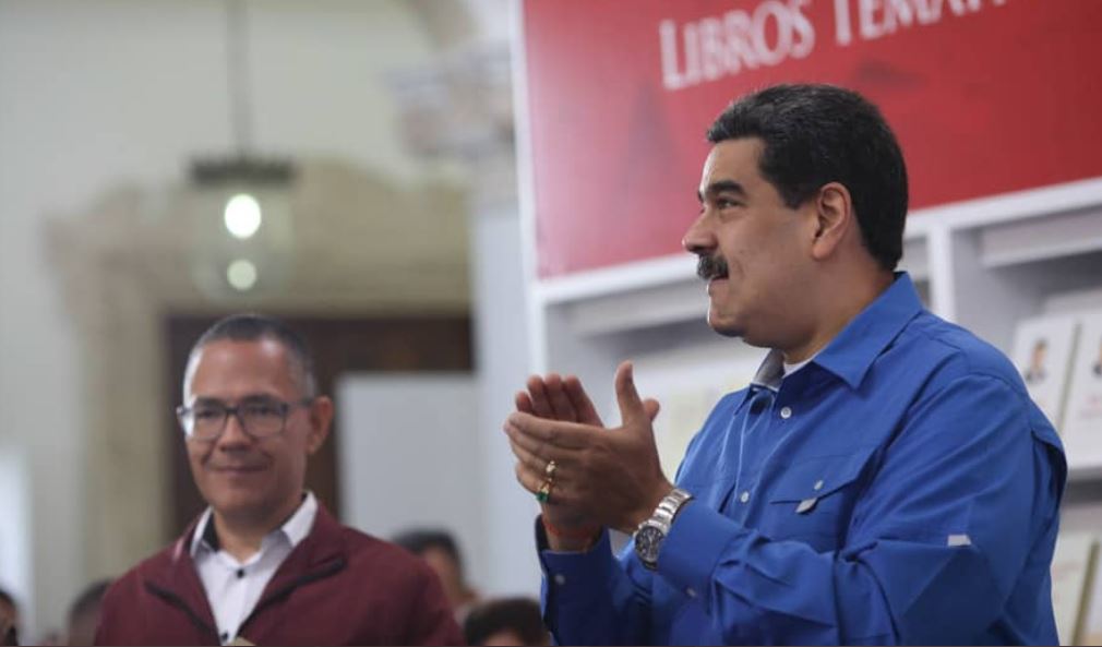 Maduro insiste en “ganar” unas elecciones parlamentarias para quitarse el “clavo” de la derrota