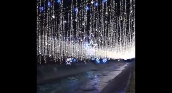 Extravagantes decoraciones iluminan El Guaire mientras el país sufre severos apagones (Video)