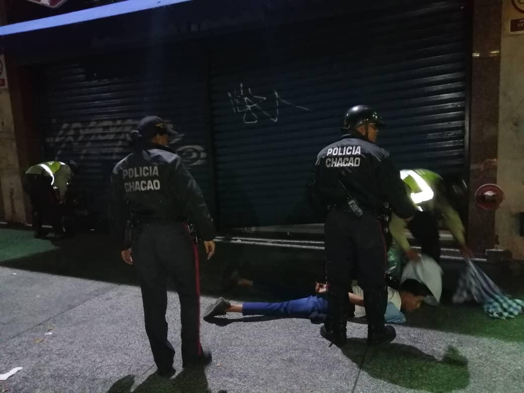 PoliChacao frustra hurto en tienda de ropa en El Bosque (Fotos)