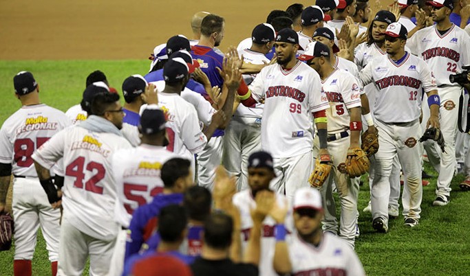 Tiburones blanqueó a Cardenales y avanzó a la postemporada: Resultados de la Lvbp #18Dic