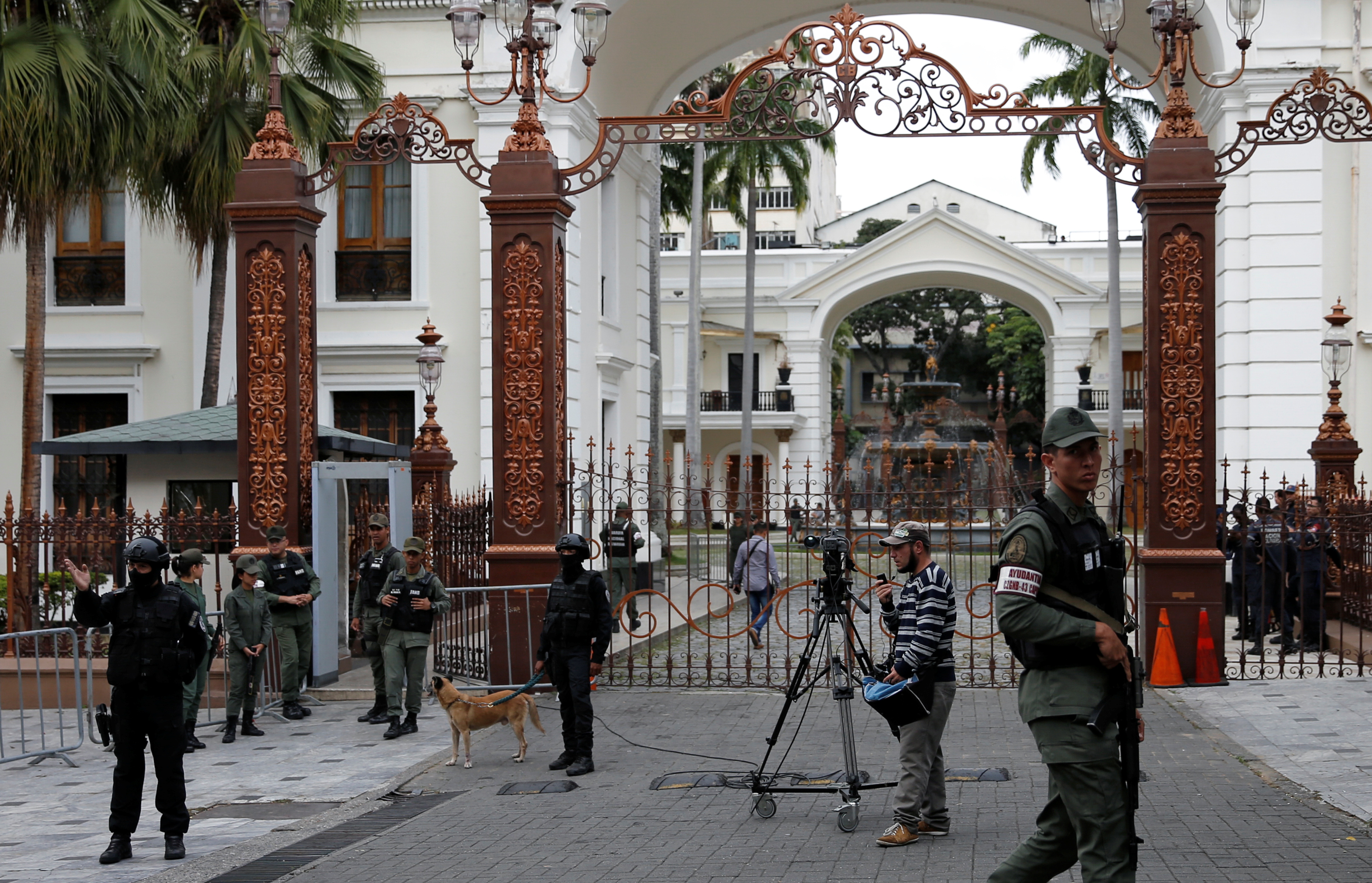 Oposición denuncia acoso del régimen de Maduro para evitar reelección de Juan Guaidó en la AN #5Ene