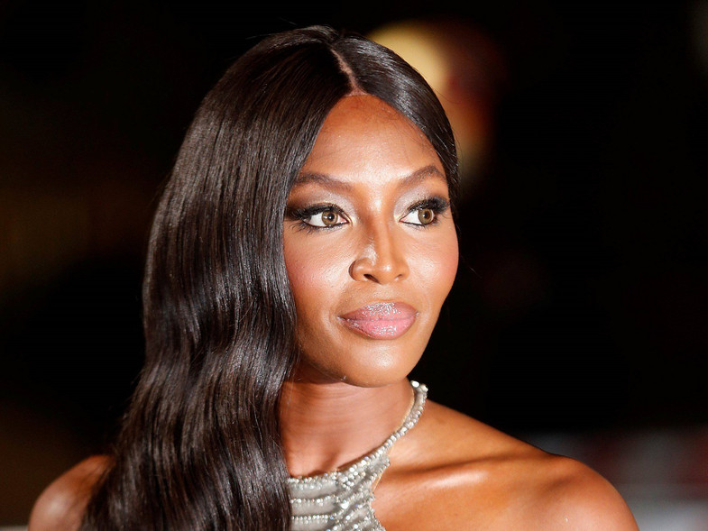 ¡En pelotas! Naomi Campbell posó completamente desnuda en el metro de Nueva York (FOTOS)