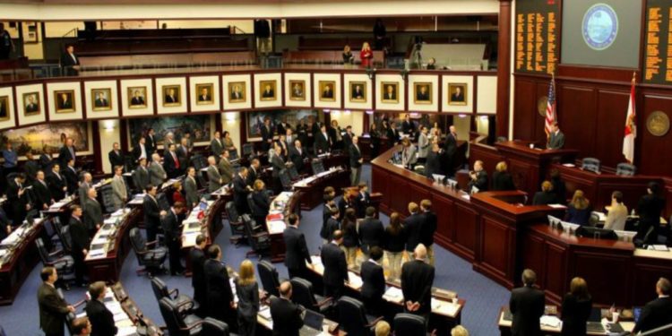 Proponen ley para mejorar el servicio de las aseguradoras en Florida