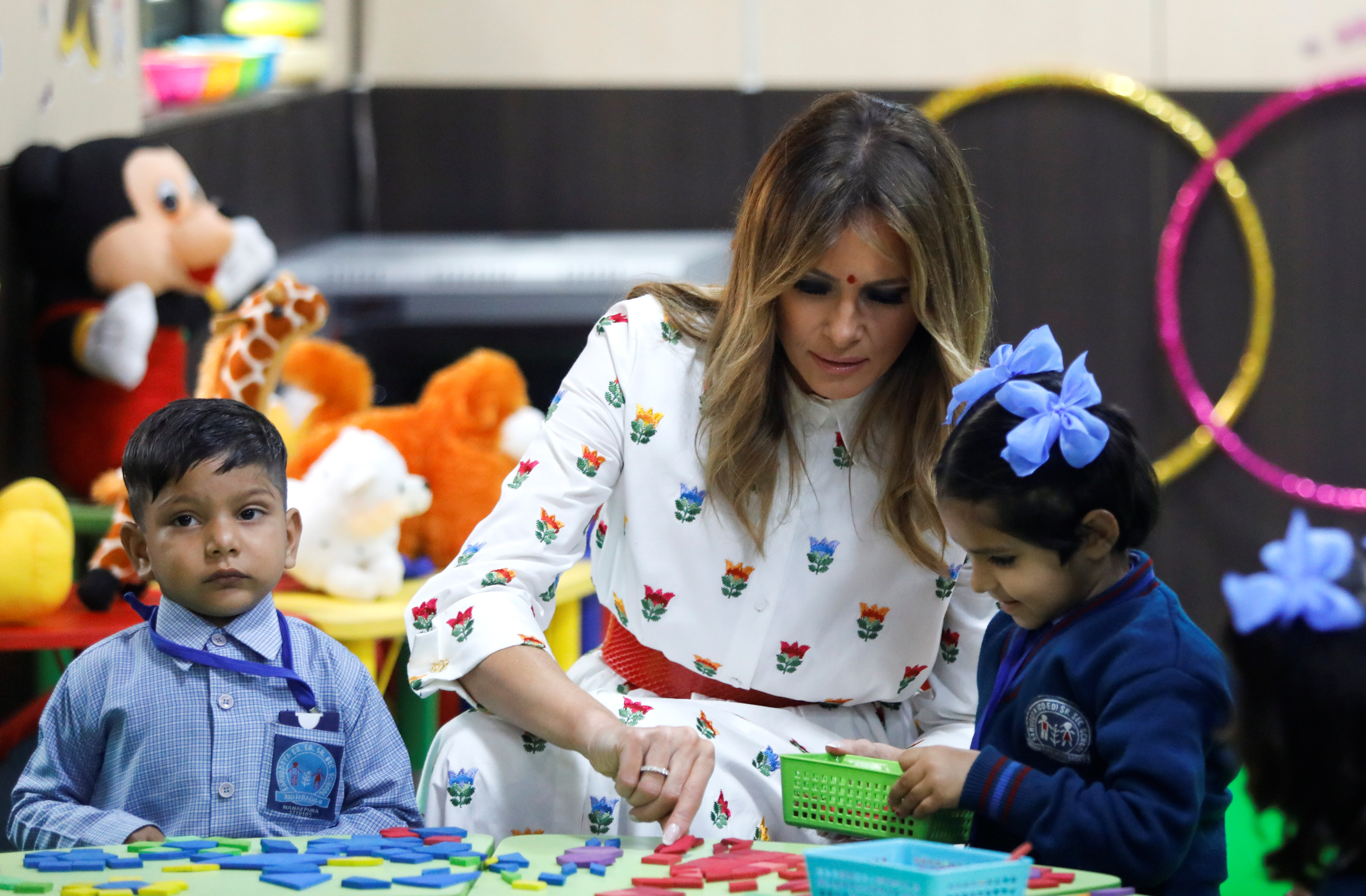 Melania Trump visita clase de “felicidad” en escuela Delhi (Fotos)