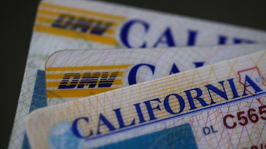 Medida permitiría a personas retomar las fotos de licencias de conducir en California