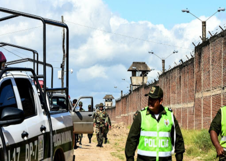 Un muerto y 30 heridos dejó enfrentamiento en cárcel de Bolivia