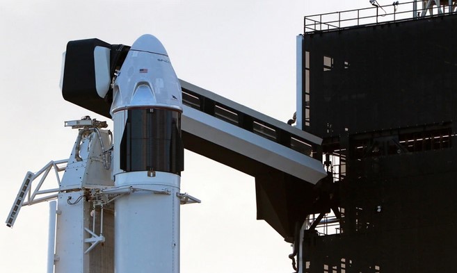 La Nasa autorizó el primer vuelo tripulado de SpaceX