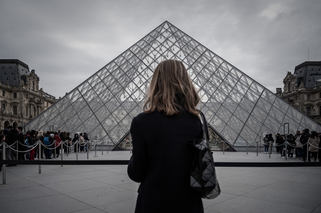 Los candados del amor de París: La obra de arte contra las relaciones tóxicas