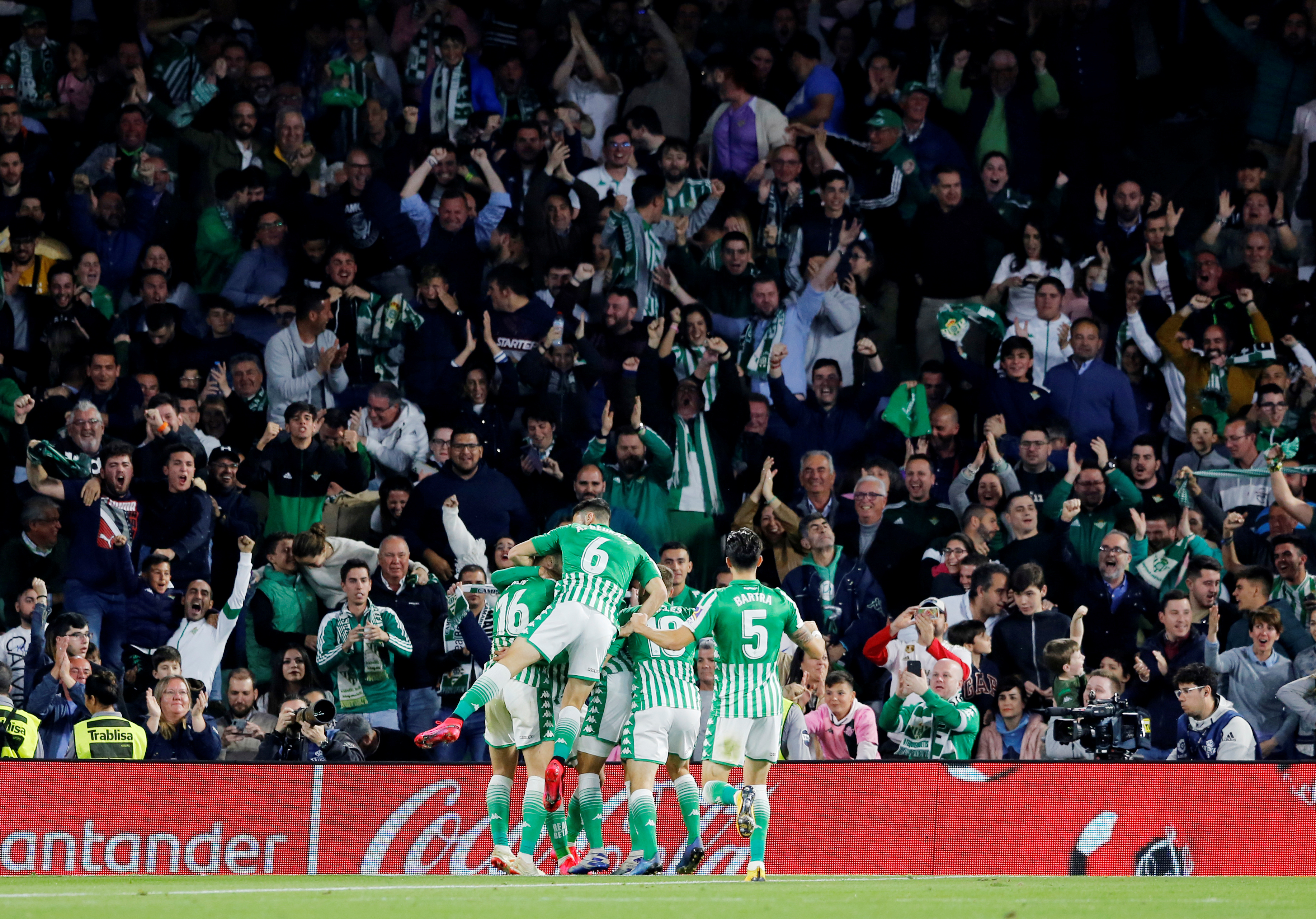 El Betis reduce el sueldo de sus jugadores por el coronavirus