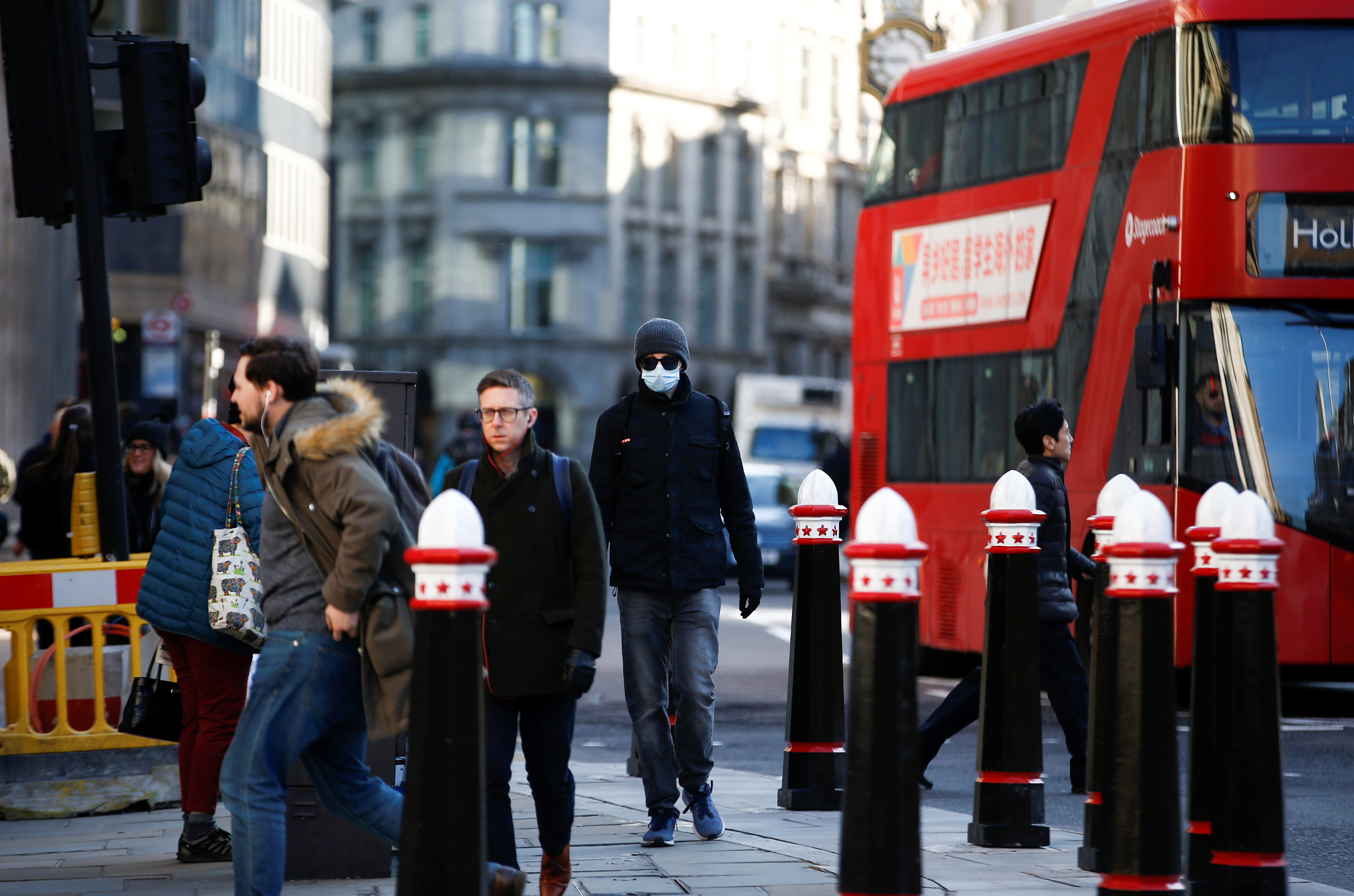 Londres destina 544 millones de libras para la vacuna del coronavirus