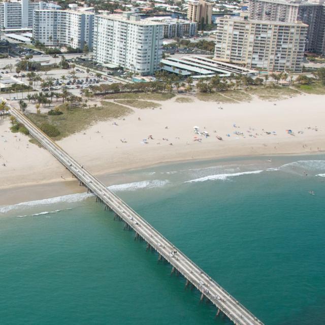 La ciudad de Pompano Beach cierra algunas instalaciones gubernamentales