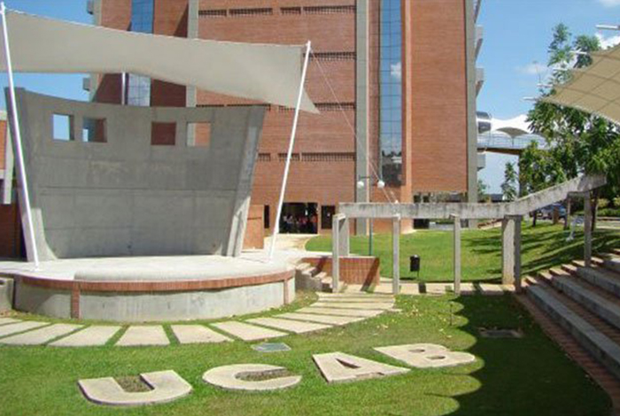 La Ucab reiniciará las actividades académicas a distancia