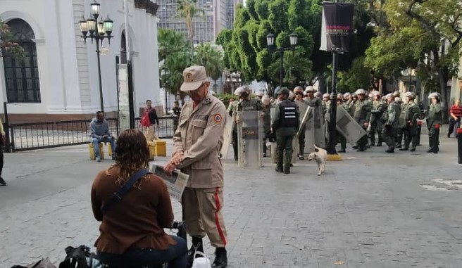 La GNB tomó los alrededores del Palacio Federal Legislativo #10Mar (foto)