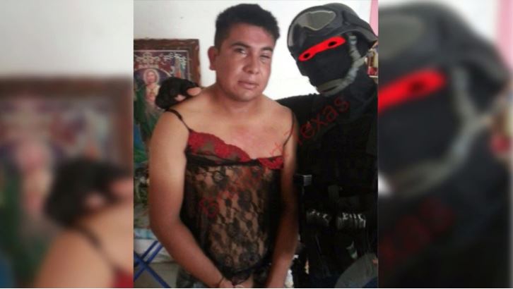 Cazaba narcotraficantes, los vestía con lencería de mujer y los exhibía en redes sociales