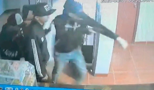 Venezolano se lanza de un tercer piso para evitar ser capturado en Perú (VIDEO)