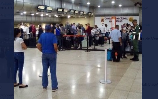 Así luce el Aeropuerto Internacional de Maiquetía este #9Abr (Fotos)