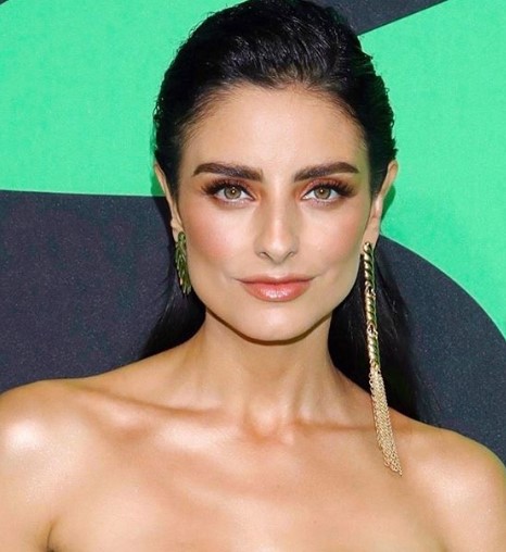 ¡Agarra aire! Las fotos con las que Aislinn Derbez dejó en evidencia sus atributos