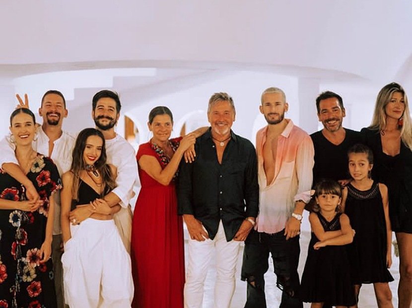 “En manada”: Así pasa la familia Montaner su cuarentena 