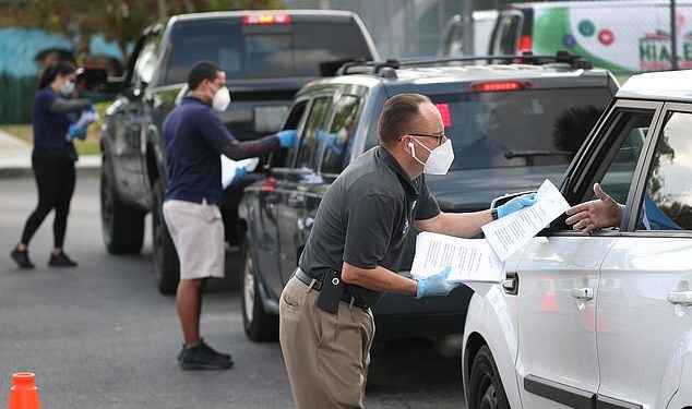 Se estima que el 10% de la fuerza laboral de EEUU quedó sin trabajo