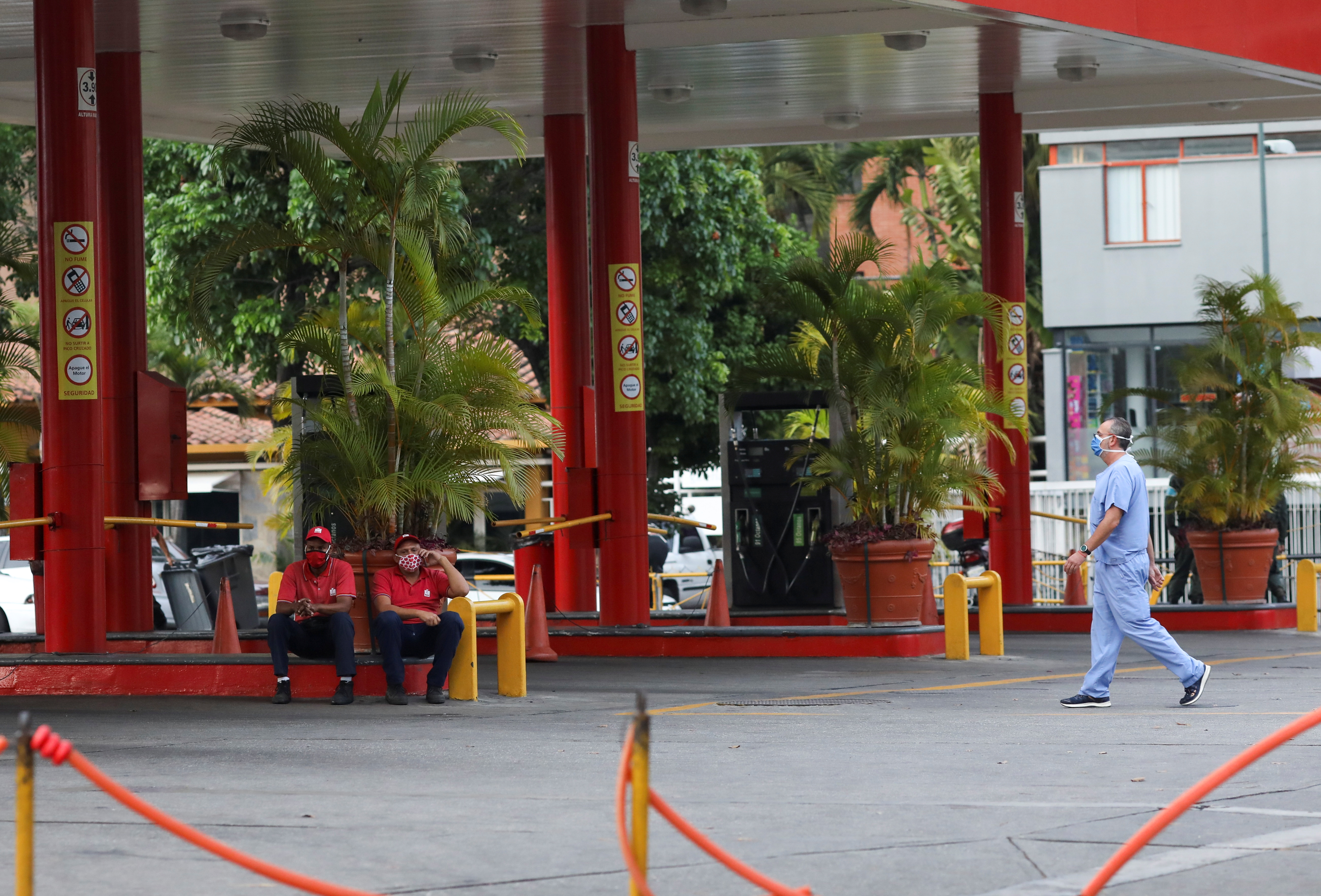 ¿Sanciones o corrupción chavista? Por qué Venezuela sufre una grave escasez de gasolina